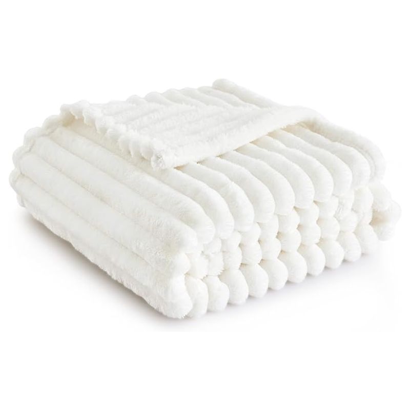 Bedsure White Throw Blanket for Couch – GentleSoft Cozy Blanket for Women
